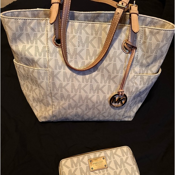 Michael Kors combo - Picture 1 of 9
